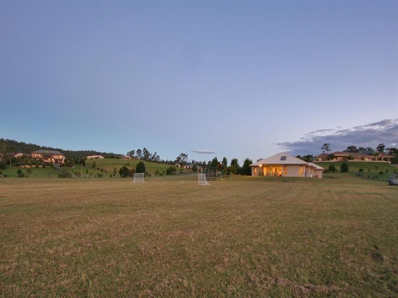 2 Ascot Crescent, Samford Valley QLD 4520