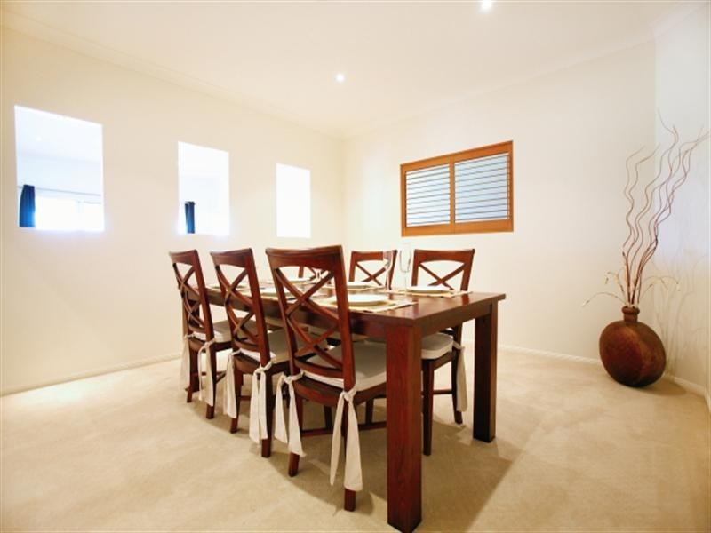 2 Ascot Crescent, Samford Valley QLD 4520