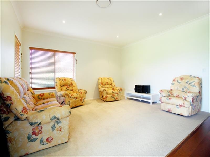 2 Ascot Crescent, Samford Valley QLD 4520