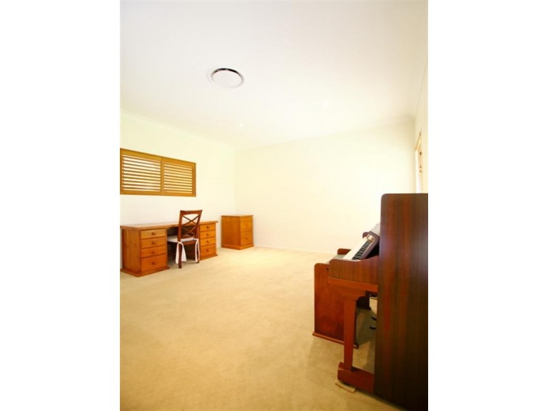 2 Ascot Crescent, Samford Valley QLD 4520