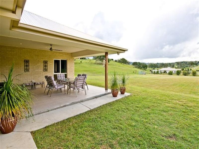 2 Ascot Crescent, Samford Valley QLD 4520