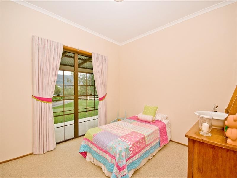 3 Arnan Court, Samford Valley QLD 4520