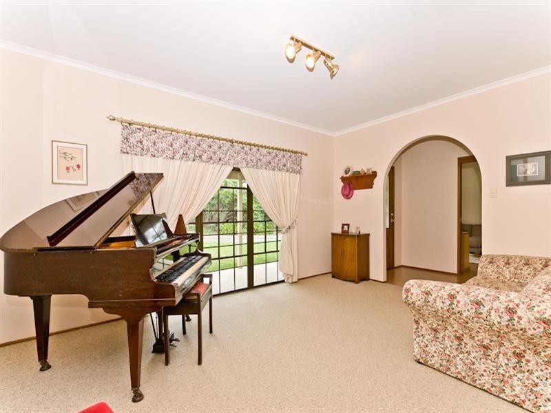 3 Arnan Court, Samford Valley QLD 4520