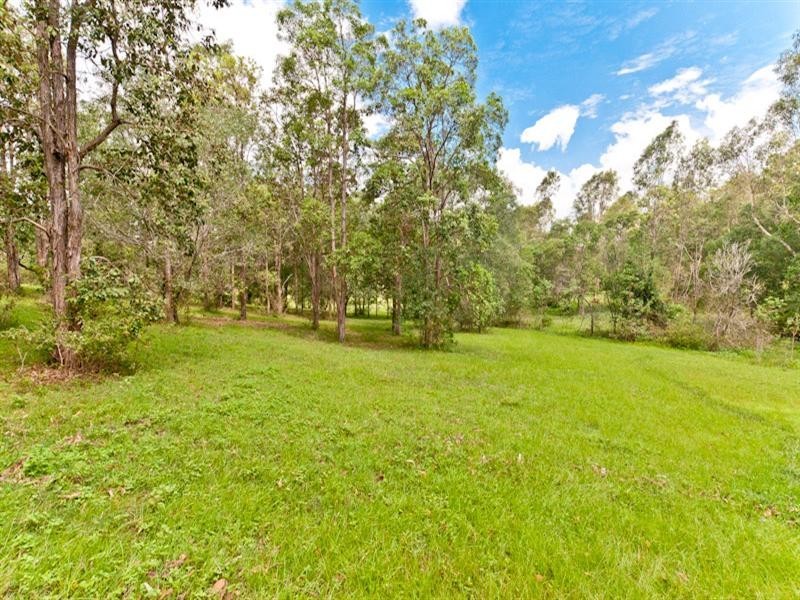 3 Arnan Court, Samford Valley QLD 4520