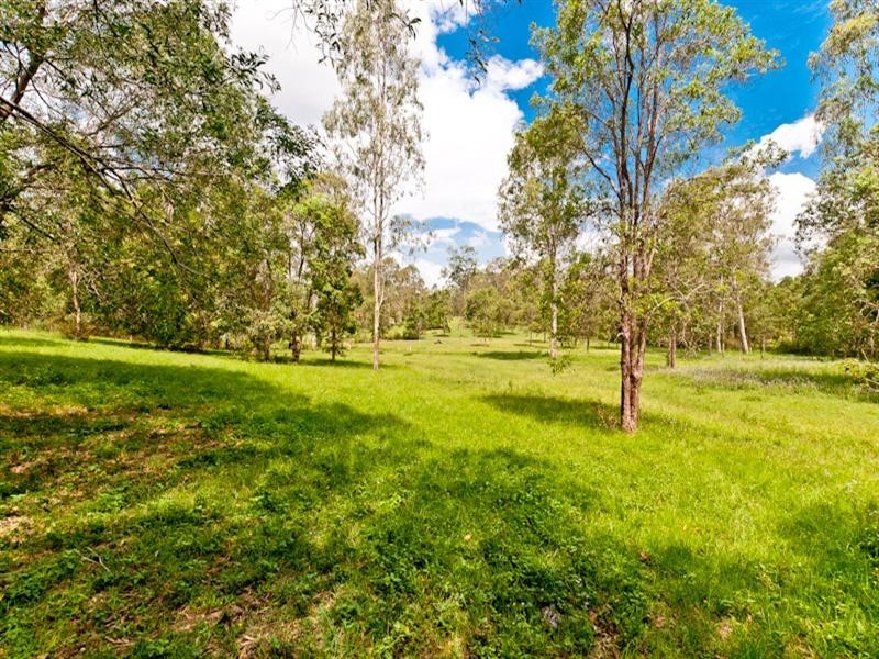 3 Arnan Court, Samford Valley QLD 4520