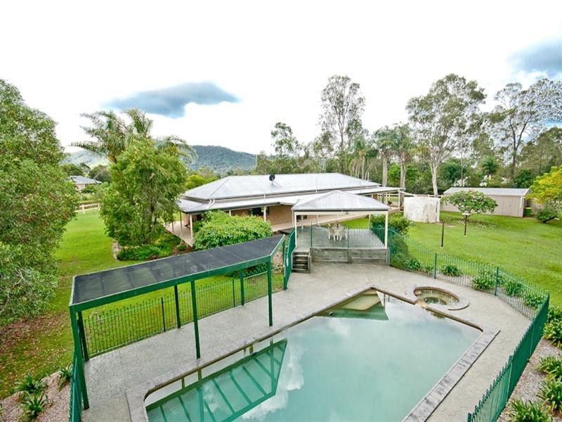 3 Arnan Court, Samford Valley QLD 4520