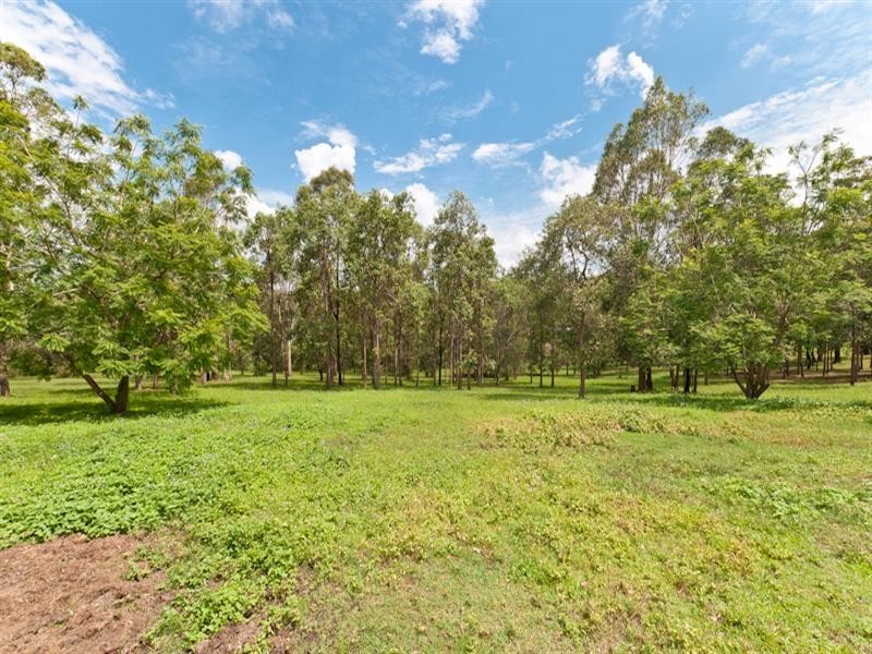 3 Arnan Court, Samford Valley QLD 4520