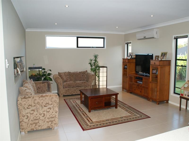 44 Swan Parade, Warner QLD 4500
