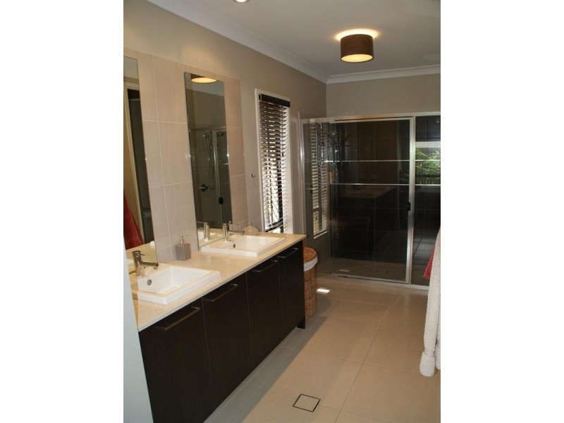 44 Swan Parade, Warner QLD 4500