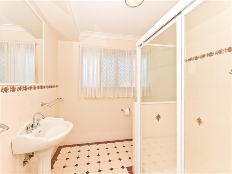 1 Meadowood Close, Samford QLD 4520