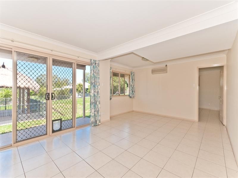 1 Meadowood Close, Samford QLD 4520