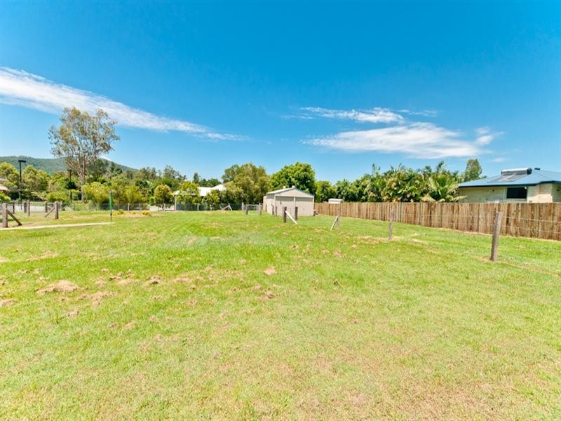 1 Meadowood Close, Samford QLD 4520