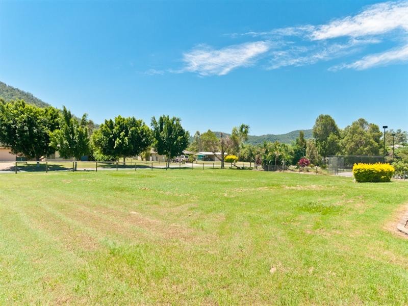 1 Meadowood Close, Samford QLD 4520