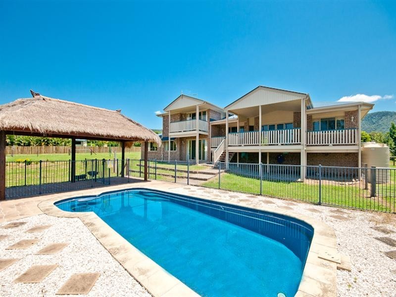 1 Meadowood Close, Samford QLD 4520