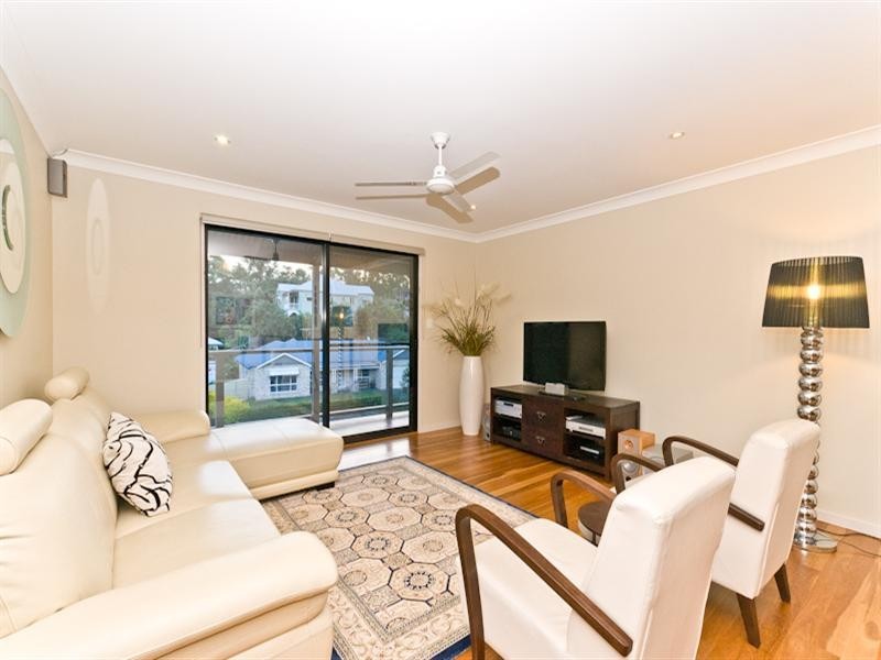 32 Woodtop Court, Ferny Hills QLD 4055