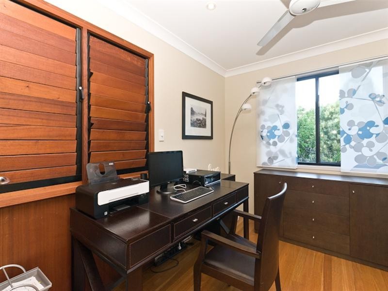 32 Woodtop Court, Ferny Hills QLD 4055