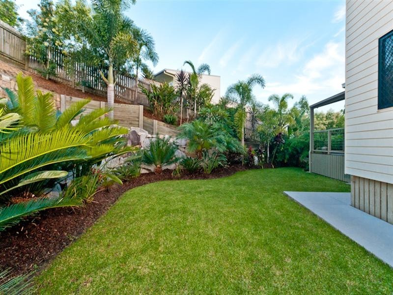 32 Woodtop Court, Ferny Hills QLD 4055