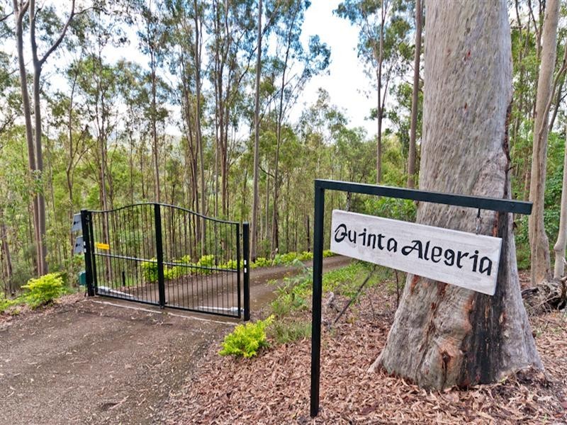 17 Beresford Drive, Draper QLD 4520