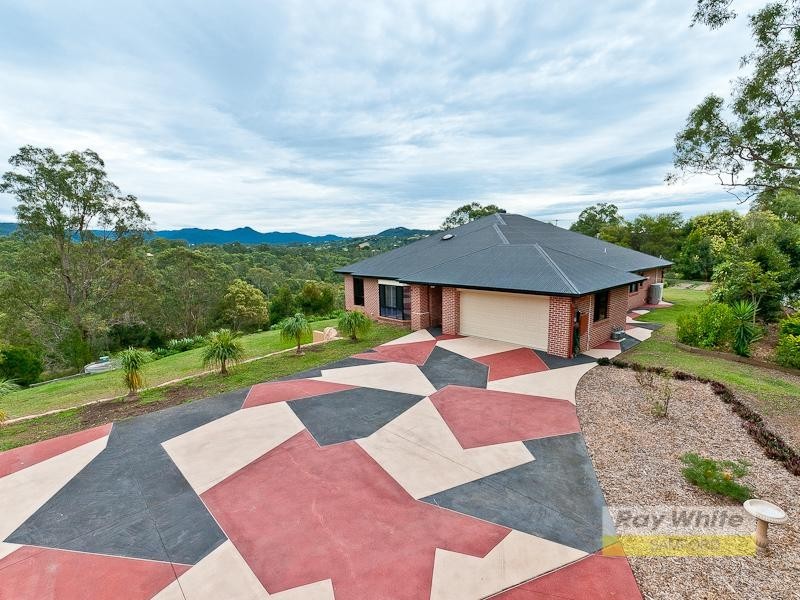 17 Beresford Drive, Draper QLD 4520