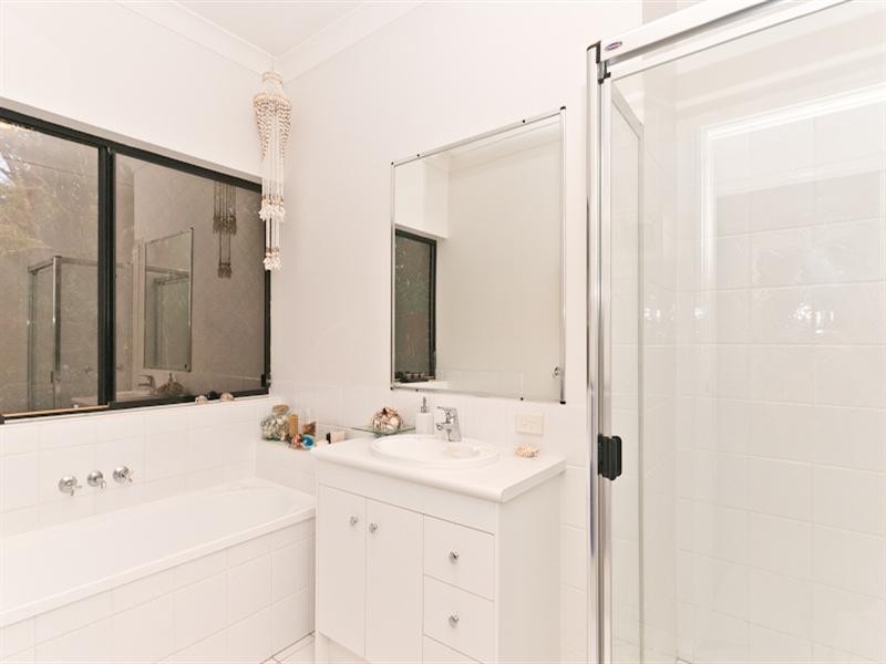 17 Beresford Drive, Draper QLD 4520