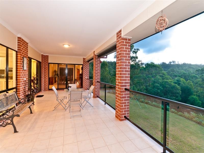 17 Beresford Drive, Draper QLD 4520