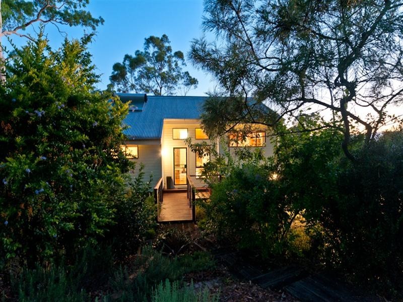 12 Salisbury Court, Clear Mountain QLD 4500