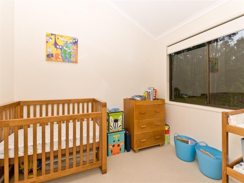 4 Savoy Place, Eatons Hill QLD 4037