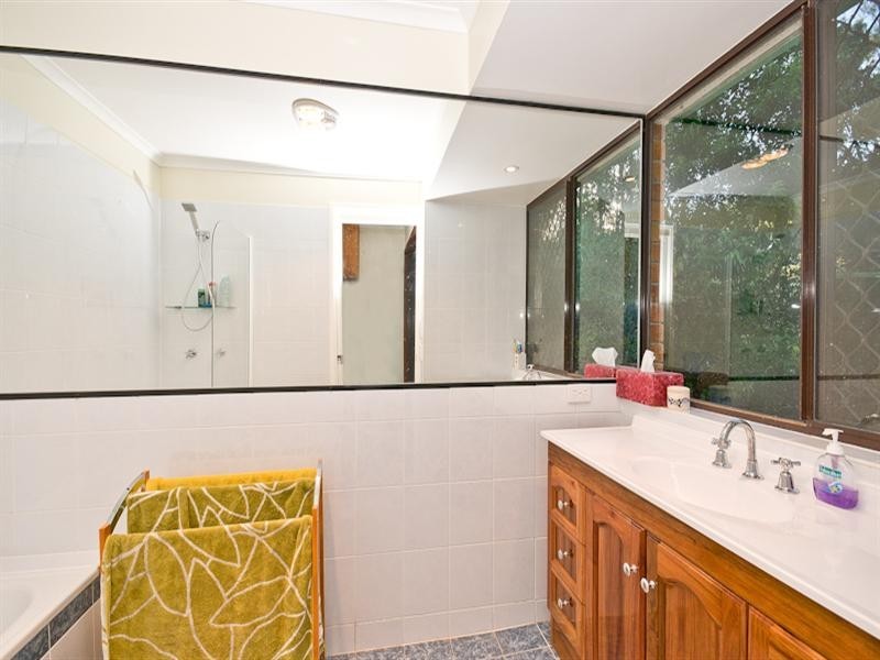 20 Nullamanna Road, Samford QLD 4520