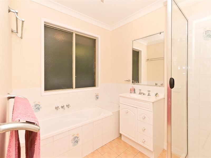 18 Balmoral Road, Draper QLD 4520