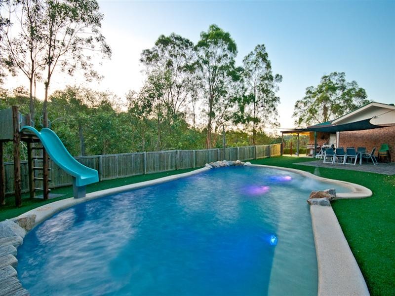 18 Balmoral Road, Draper QLD 4520