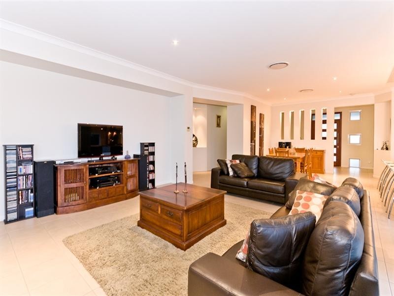 15 Chalmers Court, Samford Village QLD 4520