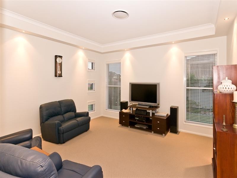 15 Chalmers Court, Samford Village QLD 4520