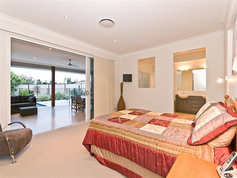 15 Chalmers Court, Samford Village QLD 4520