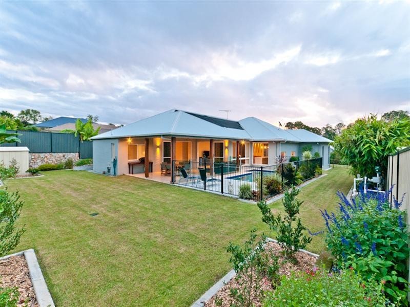 15 Chalmers Court, Samford Village QLD 4520