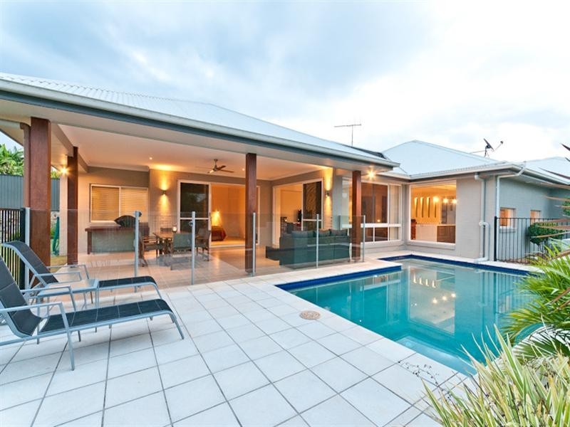 15 Chalmers Court, Samford Village QLD 4520