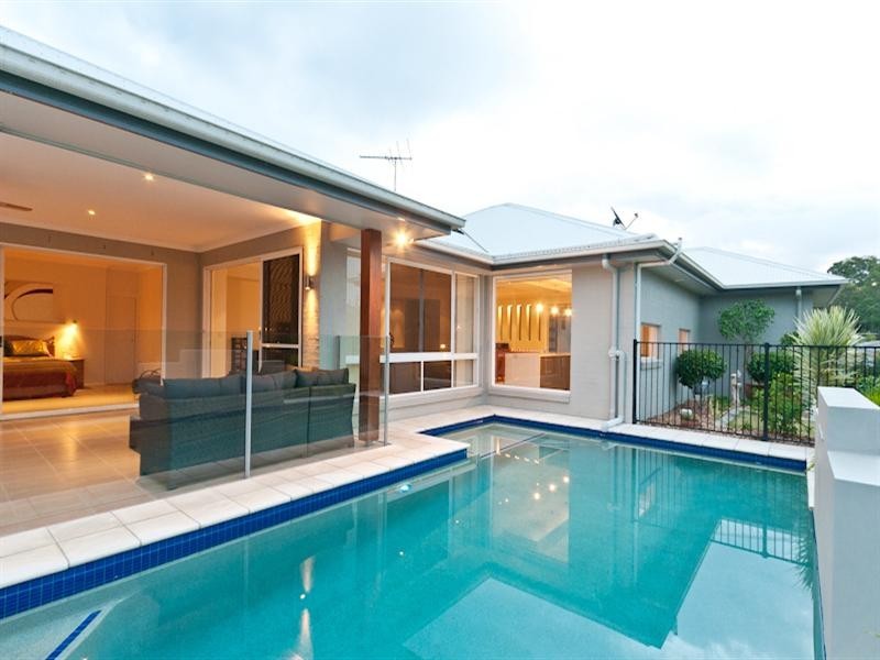 15 Chalmers Court, Samford Village QLD 4520