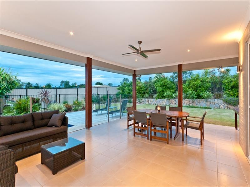 15 Chalmers Court, Samford Village QLD 4520