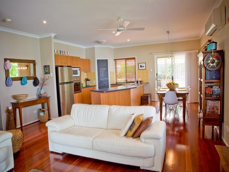 6 Windrush Close, Eatons Hill QLD 4037