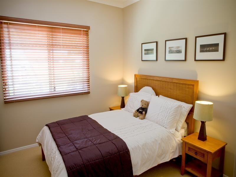 6 Windrush Close, Eatons Hill QLD 4037