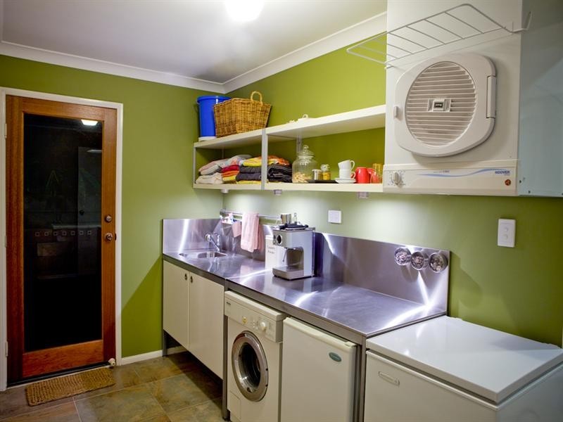 6 Windrush Close, Eatons Hill QLD 4037