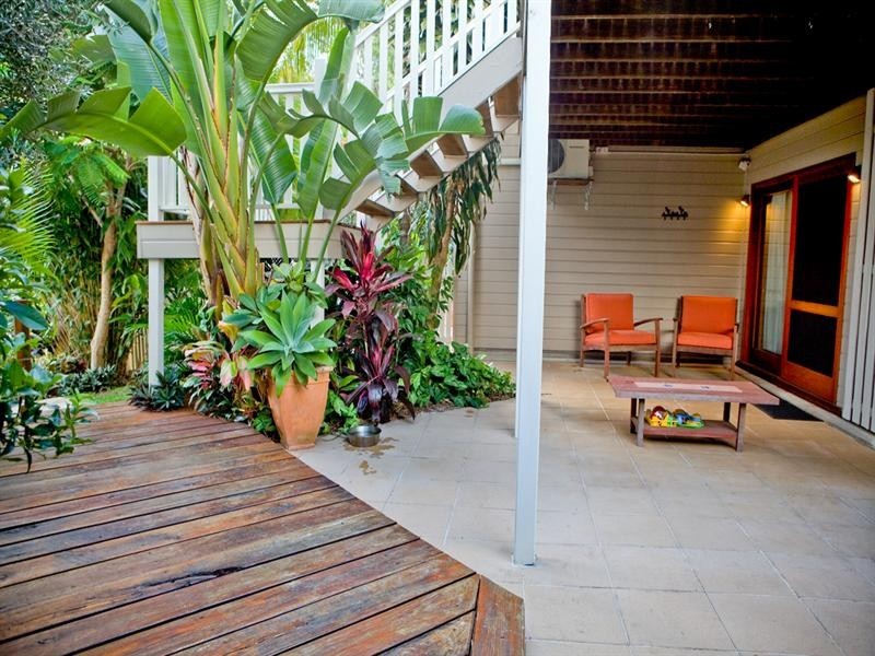 6 Windrush Close, Eatons Hill QLD 4037