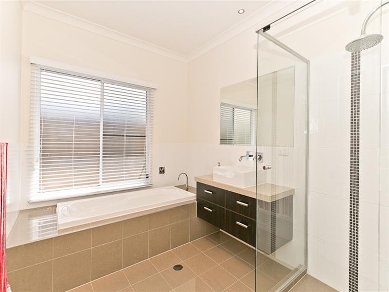 Eatons Hill QLD 4037