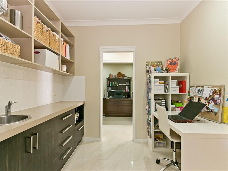 Eatons Hill QLD 4037