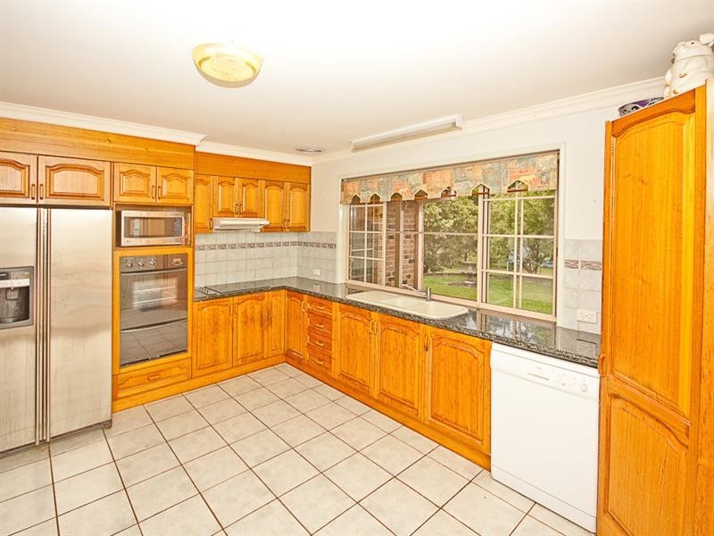 19 Greenwood Crescent, Samford QLD 4520