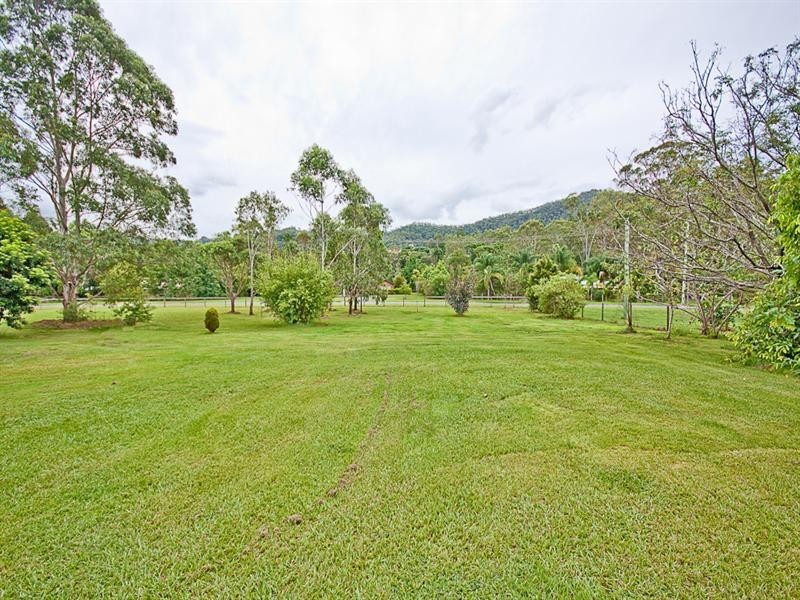 19 Greenwood Crescent, Samford QLD 4520