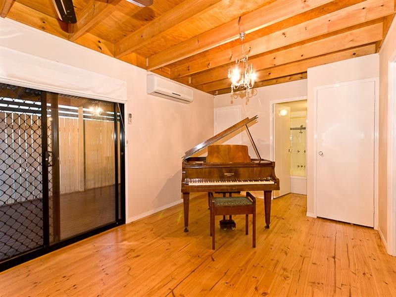 35 Mt Glorious Road (1 Trentham Place, Samford Village QLD 4520