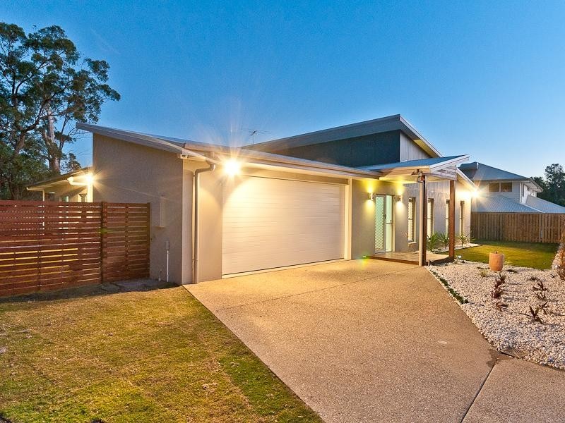 8 Shearers Close, Ferny Hills QLD 4055