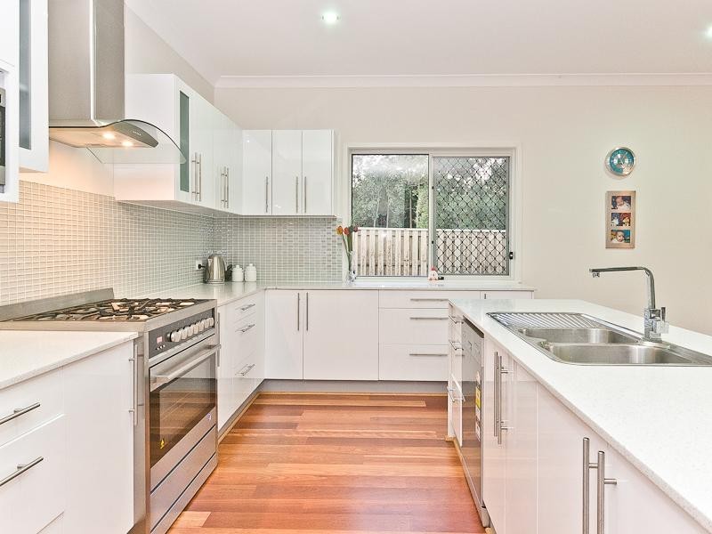 8 Shearers Close, Ferny Hills QLD 4055
