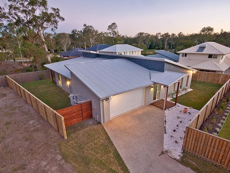 8 Shearers Close, Ferny Hills QLD 4055