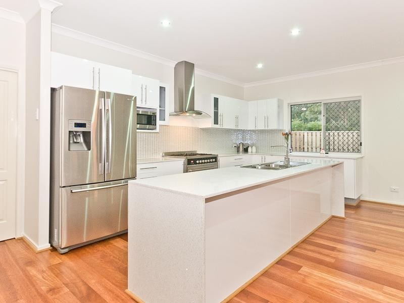 8 Shearers Close, Ferny Hills QLD 4055